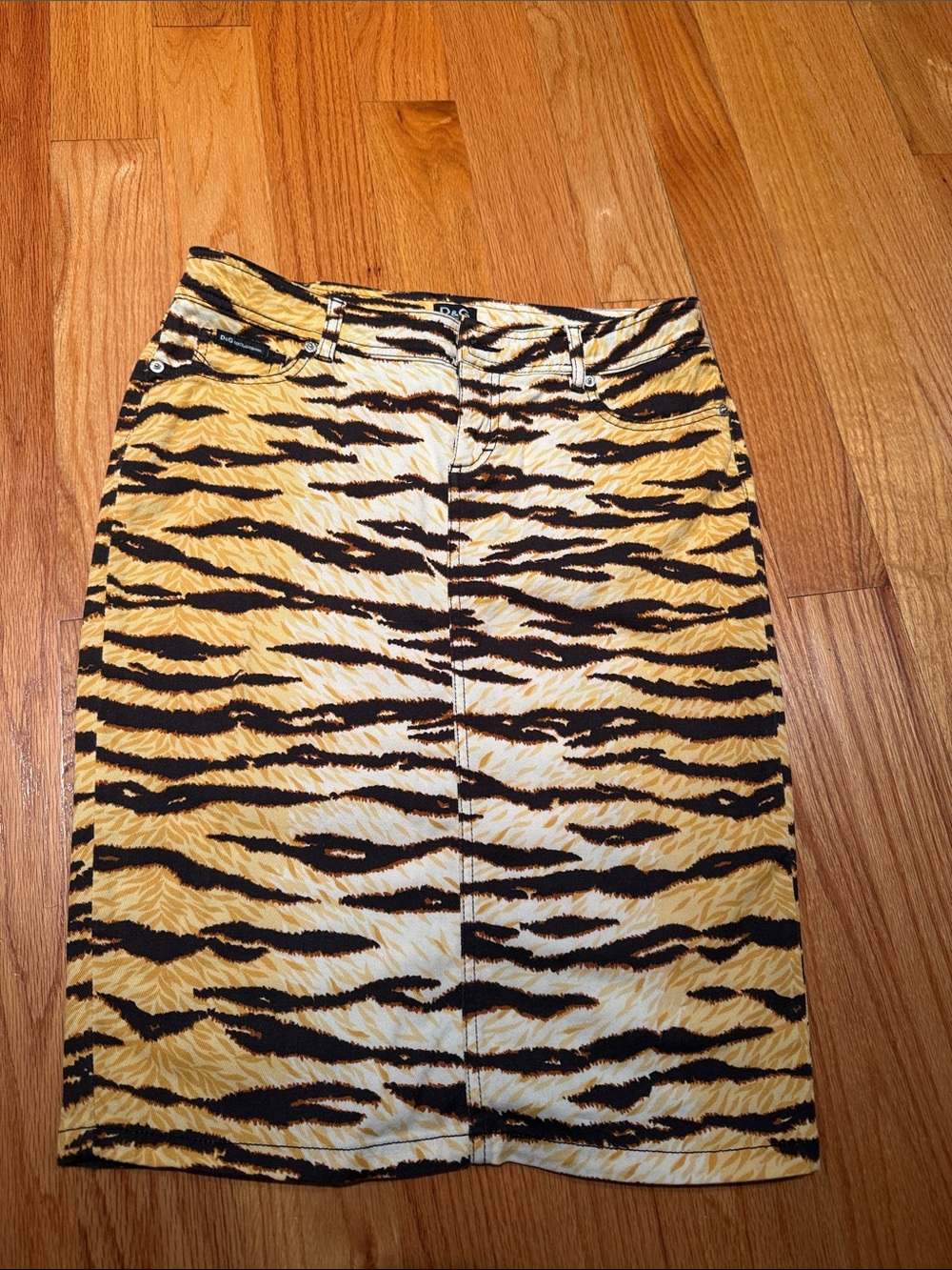 By DOLCE & Gabbana Tiger-Print Pencil Skirt in Yellow/Black - ]